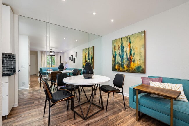 Building Photo - 2812 N Auburn Ct