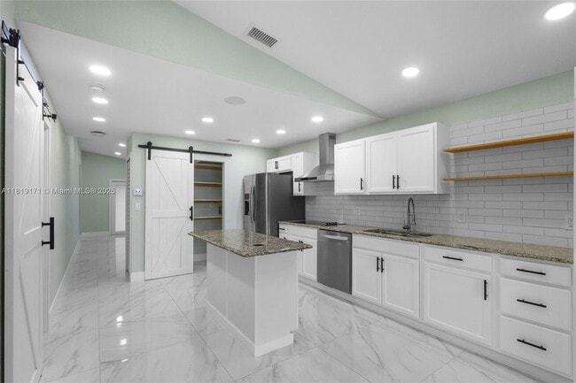 Building Photo - 2515 W 65th St