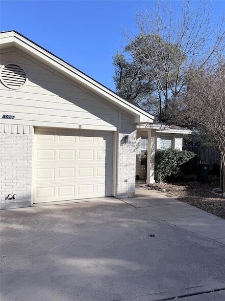 Building Photo - 8621 Talyne Chaise Cir