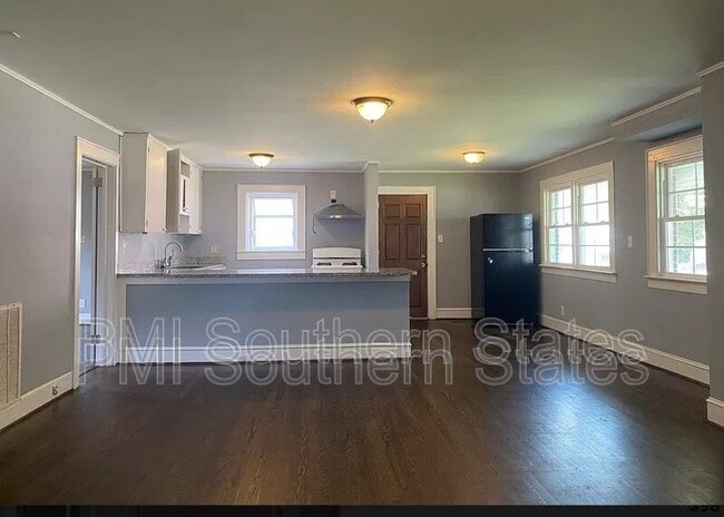Building Photo - 303 W Buford St