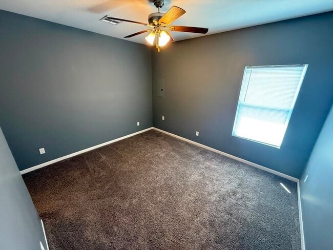Building Photo - 5269 N Cypress Cir