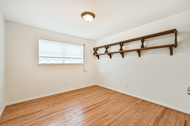 Building Photo - 2920 Heron Dr