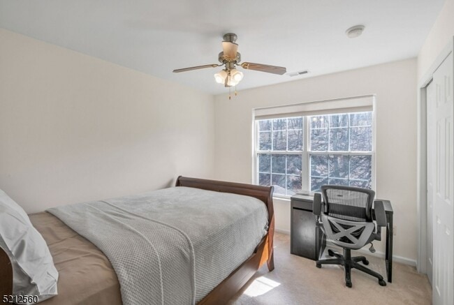 Building Photo - 706 Skyline Dr