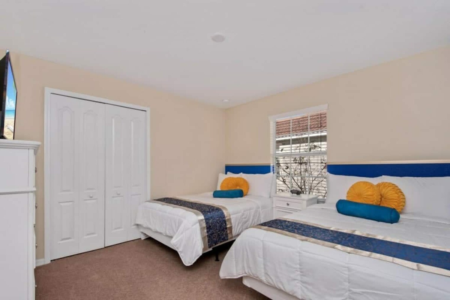 Building Photo - 2947 Banana Palm Dr