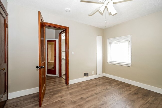 Building Photo - 2654-2656 Avalon Place