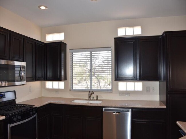 Building Photo - Stunning 2 bedroom Jefferson in Age Restri...