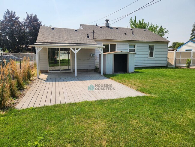 Building Photo - Come see if this is your next home! 2 bed, 1 bath, single-family home in Northwest Spokane!