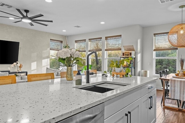 Building Photo - 317 Bridgeford Dr