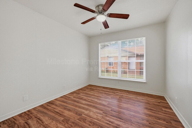 Building Photo - 1703 W Elm St