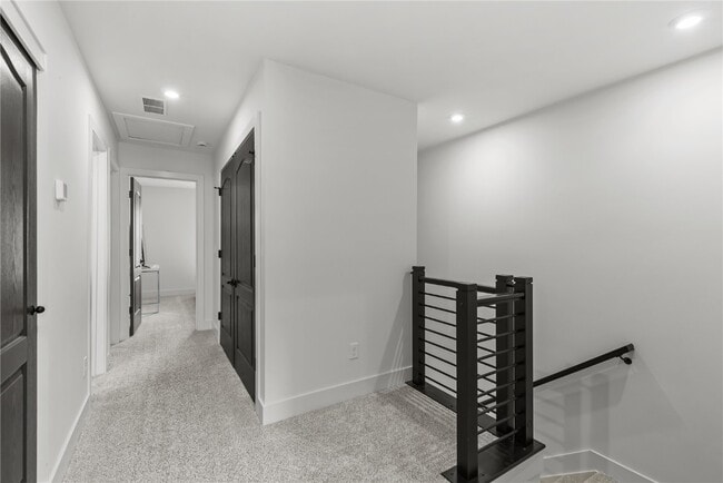Building Photo - 16505 Honey Locust Dr