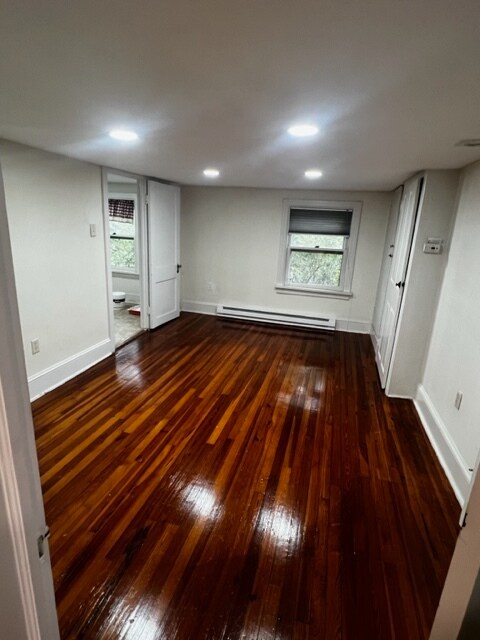 Building Photo - 119 W Maple Ave