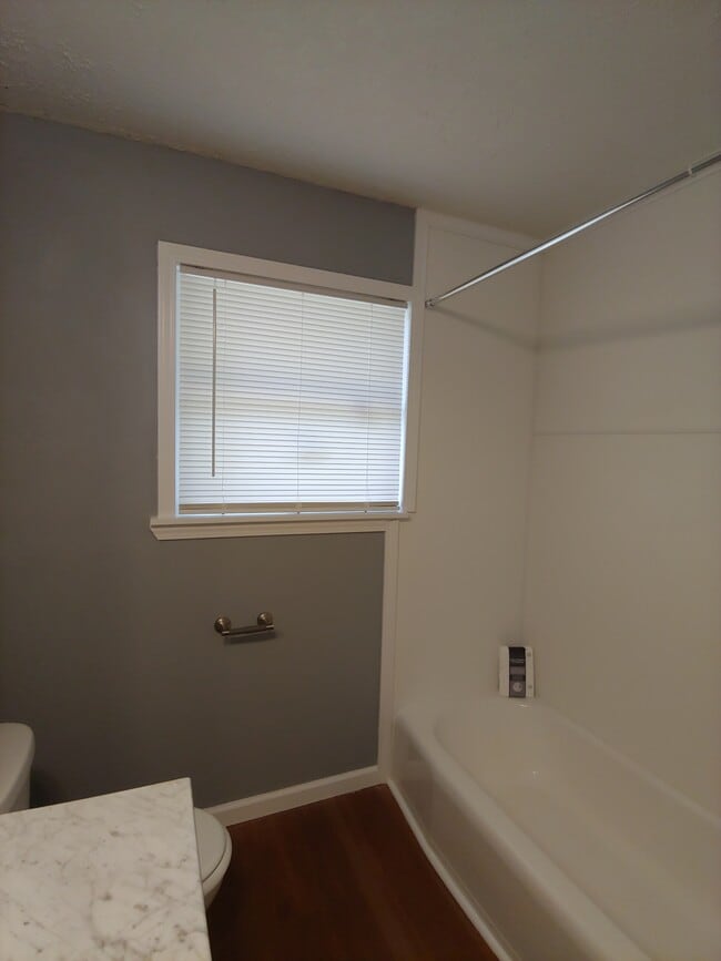 Building Photo - 280 Morris Dr