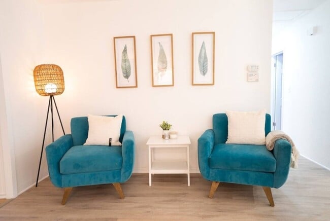 Building Photo - Stylish Heated Pool House  Near the Beach