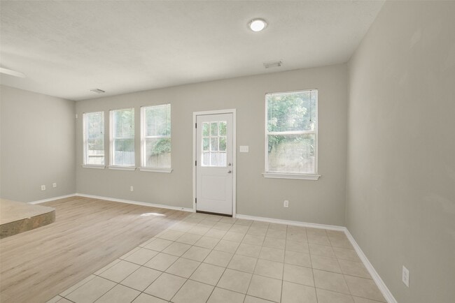 Building Photo - 171 N Burberry Park Cir