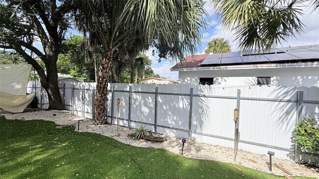 Building Photo - 433 NW 15th Way