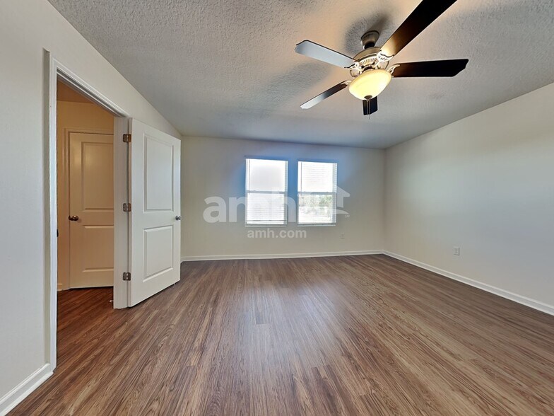 Building Photo - 8716 Layalie Way