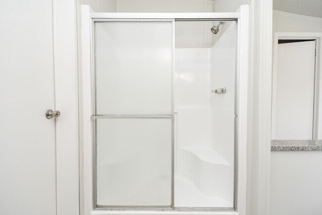 Building Photo - Double wide and magnificent Mobile Home in...