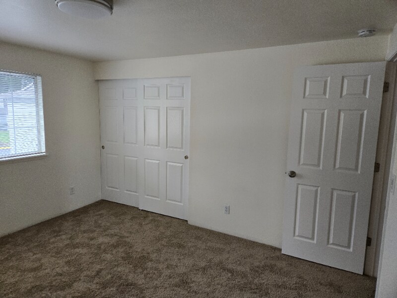 Building Photo - 12716 13th Ln SW