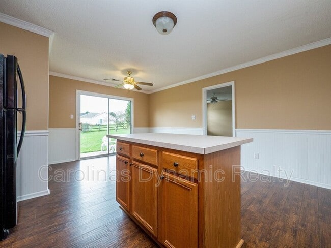 Building Photo - 905 Milkfarm Ct