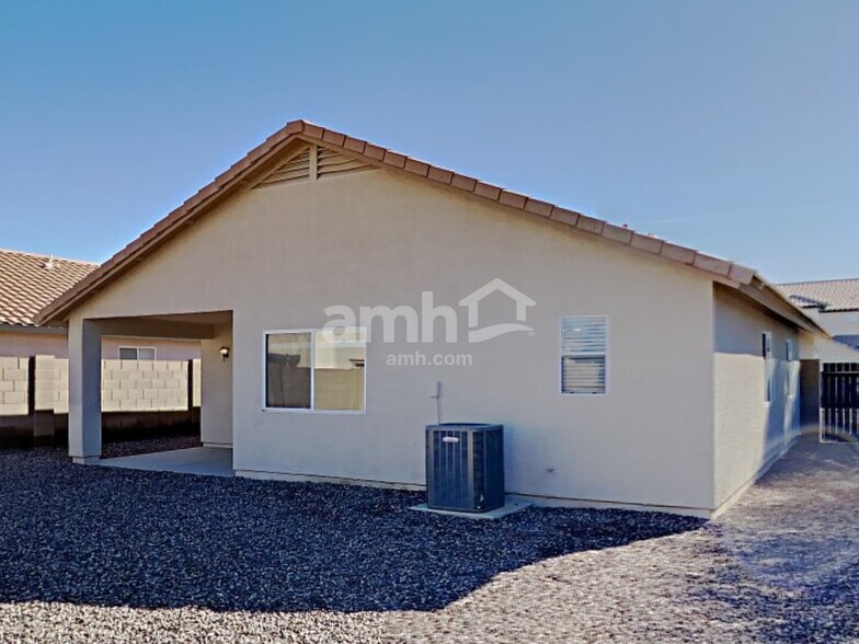 Building Photo - 15374 W Gelding Dr