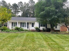 Building Photo - Move-in Ready Home Located in The Four Sea...