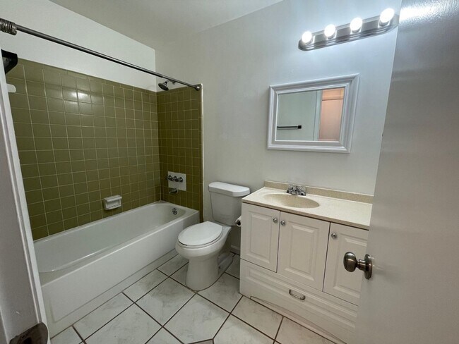 Building Photo - 2 bedroom 2 bath in Northwood Pines