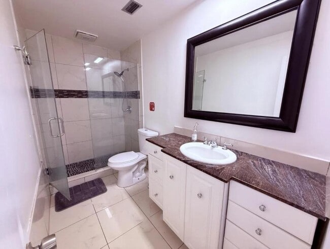 Building Photo - 5140 River Bluff Ln