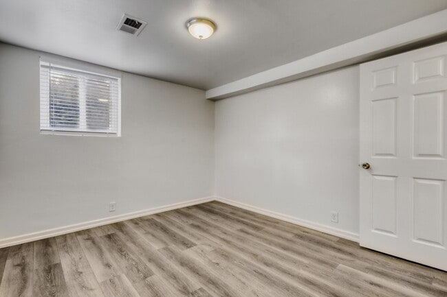 Building Photo - 1890 S Garfield St