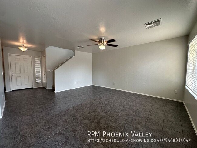 Building Photo - 13921 W Port Royale Ln