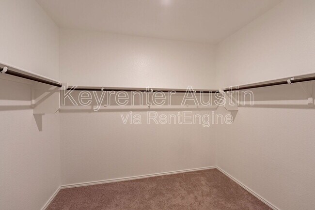 Building Photo - 1520 Holly Lk Dr