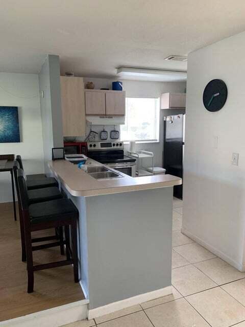 Building Photo - 2050 Oleander Blvd