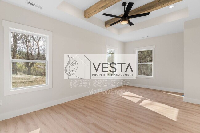 Building Photo - 11 Apple Meadow Ln