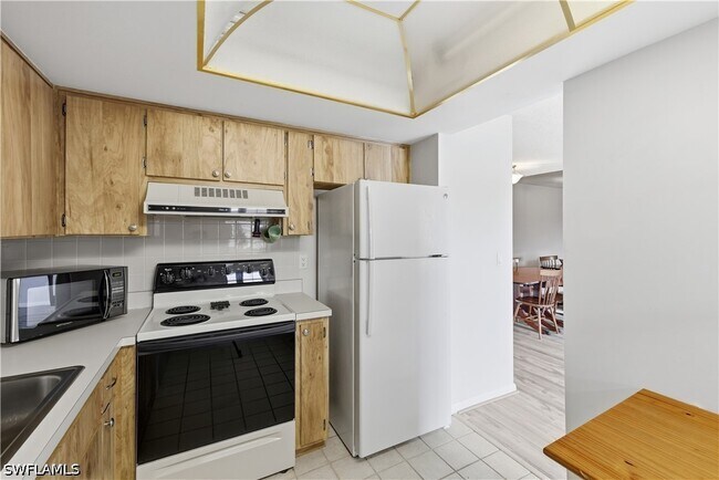 Building Photo - 6136 Whiskey Creek Dr