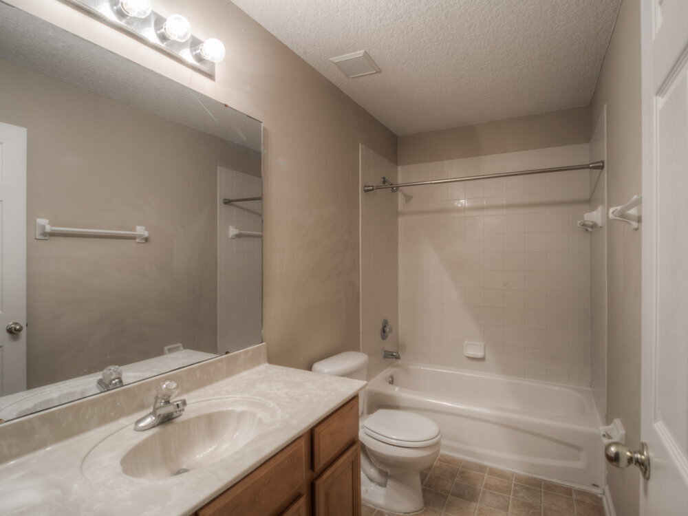 Building Photo - 13904 Fish Eagle Dr E