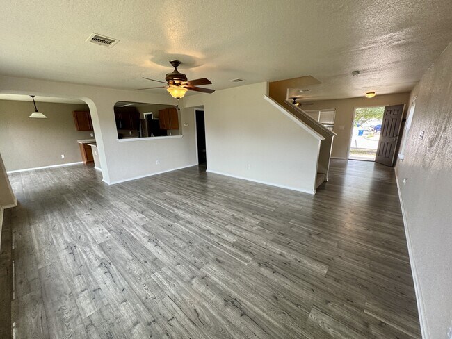 Building Photo - 8755 Sunview Park