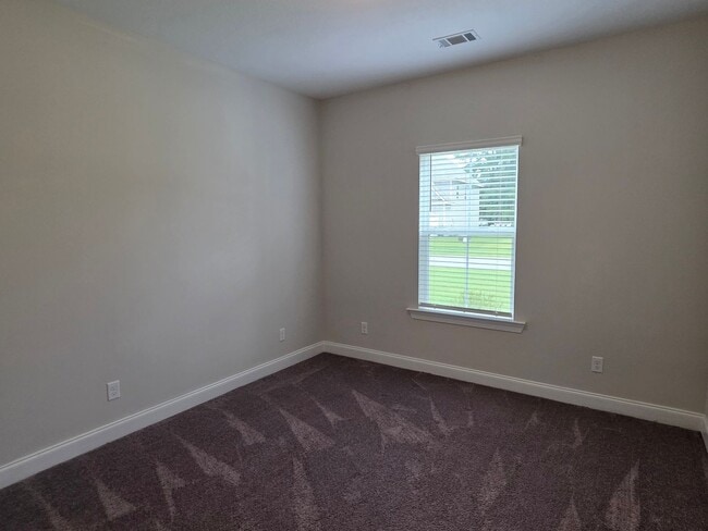 Building Photo - 57 Oakmont Dr
