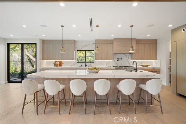 Building Photo - 4551 Alonzo Ave