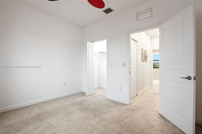 Building Photo - 20814 NE 5th Ct