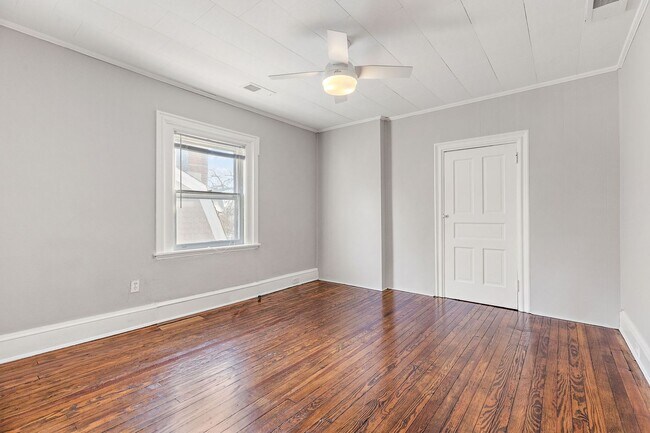 Building Photo - 1614 N Broom St