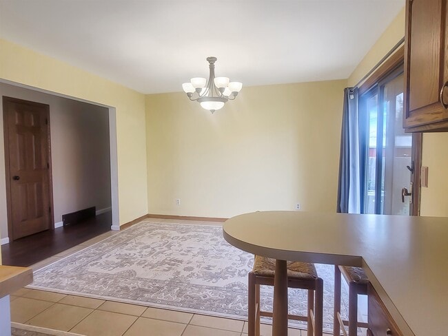 Building Photo - 445 Peach St