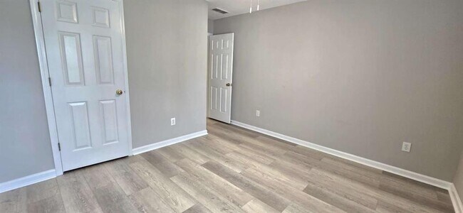 Building Photo - 3611 Gainesway Trace