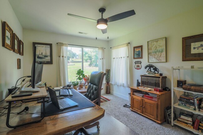 Building Photo - Newer Build House for Rent, Available Sept...