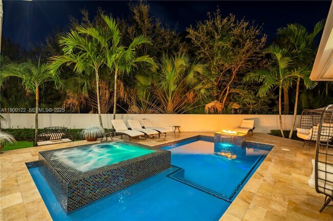 Building Photo - 545 SW Indianola St