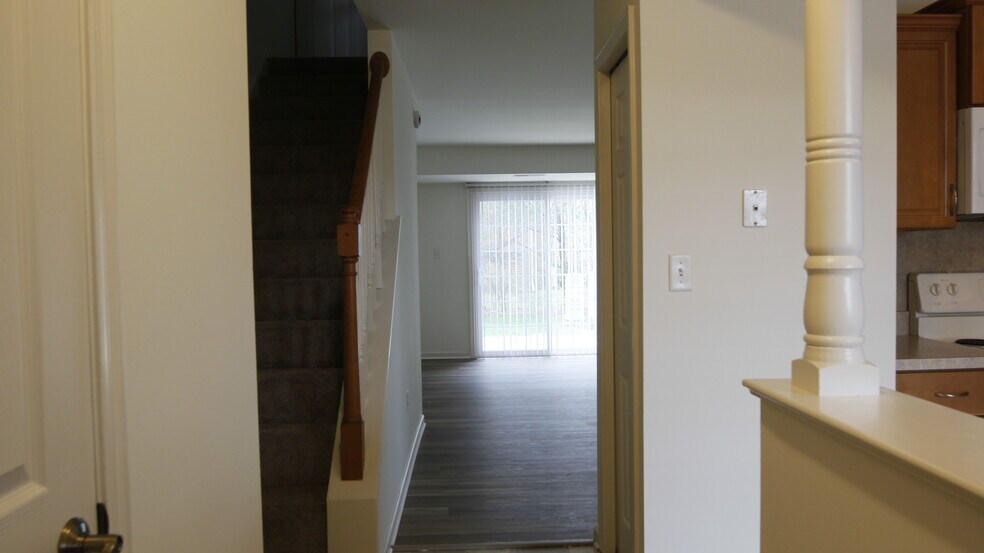 Building Photo - 27 Ramsgate Ln