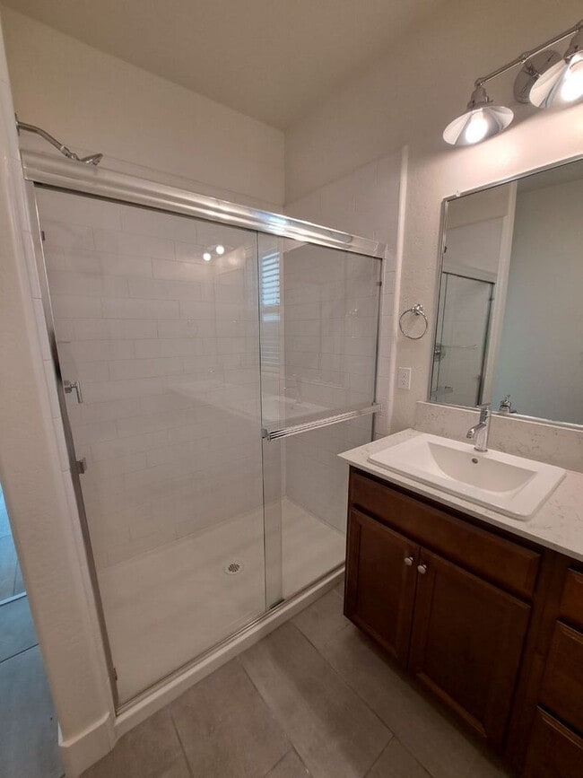Building Photo - Charming Clovis Home in Heritage Grove – M...