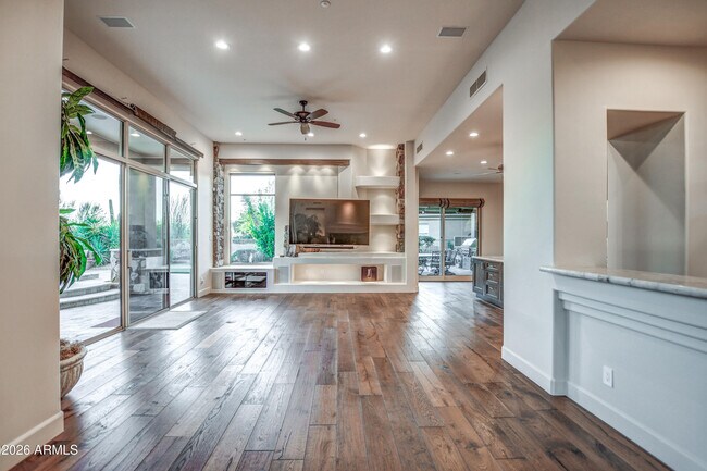 Building Photo - 9671 E Monument Dr