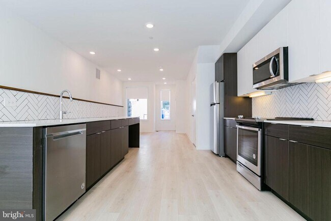 Building Photo - 1248 LeCount St