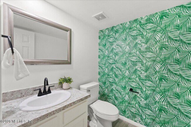 Building Photo - 8140 Sutton Pl N