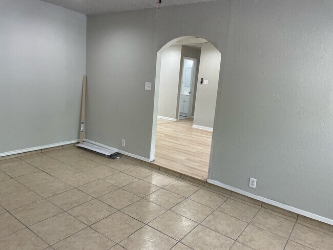 Building Photo - 1338 McCall St