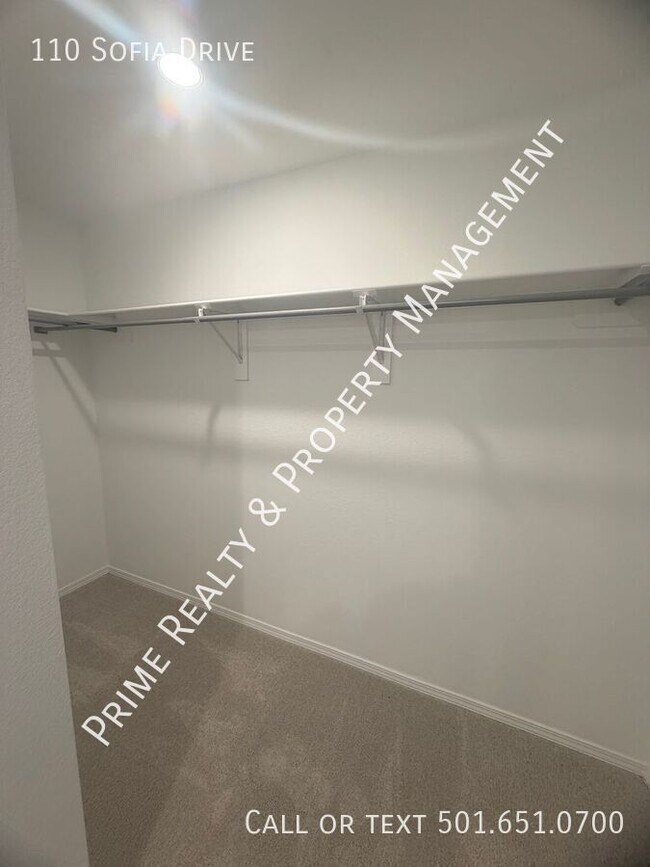 Building Photo - 110 Sofia Dr